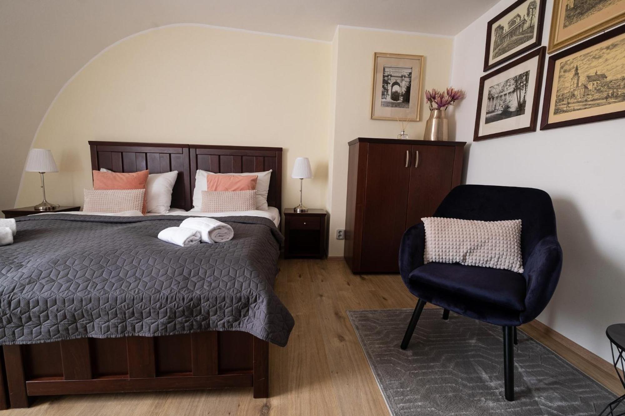 וואלטיצה Zamecky Hotel Anton Florian מראה חיצוני תמונה